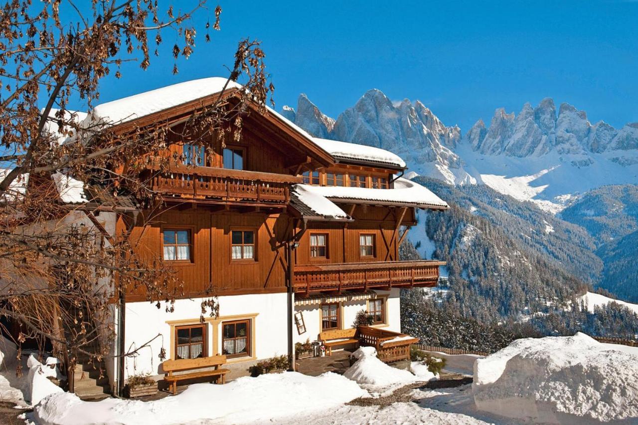 Chalet in Funes Valley with Dolomites Views - B&B Funes
