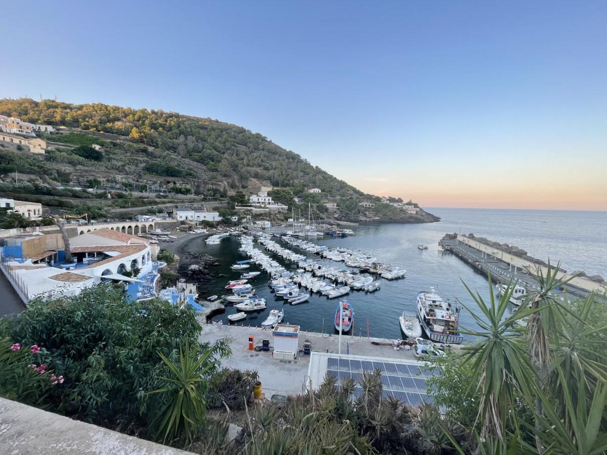Casa Spaziosa al centro di Ustica - B&B Ustica
