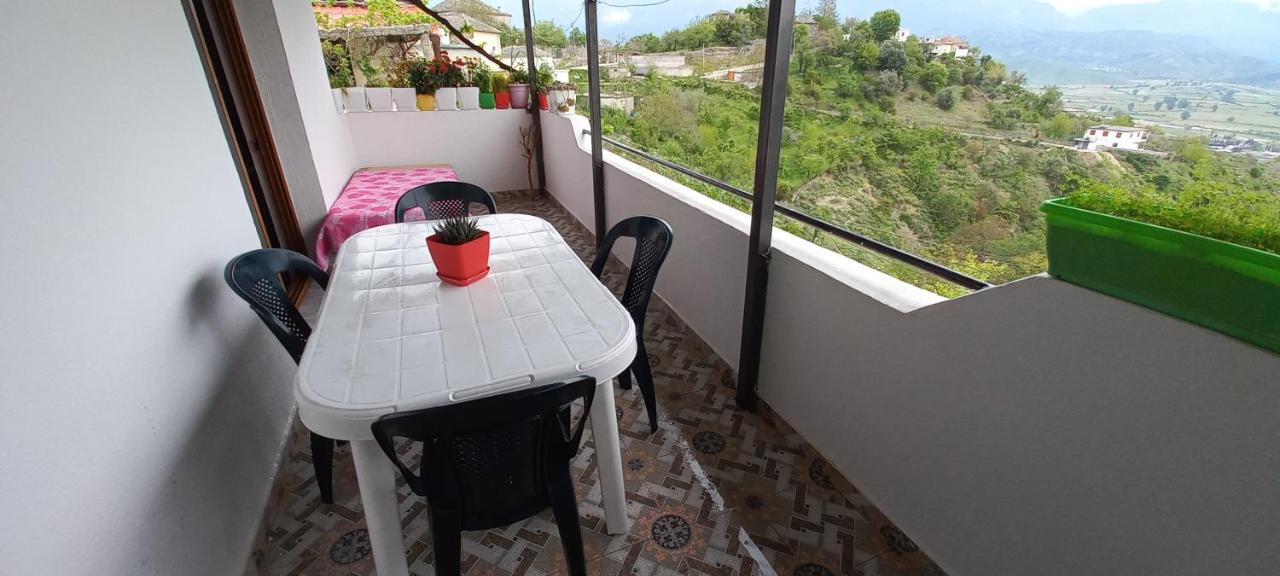 Dreibettzimmer mit Balkon