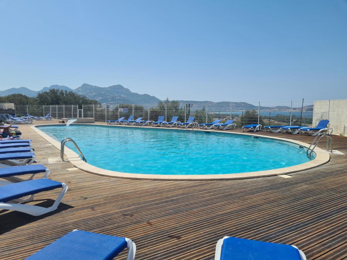 Appartement Vue Mer, piscine, minigolf, parking - Chambres d’hôtes Lumio