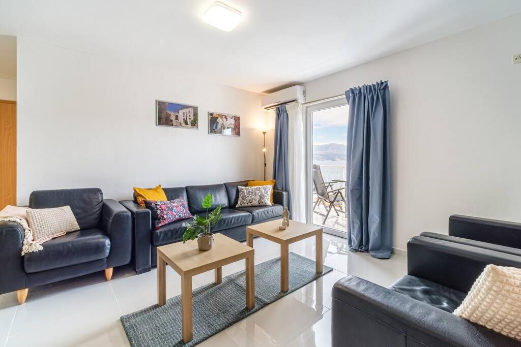 Luka 2 SEA&Beach front apartment - Ferienwohnung Mirce