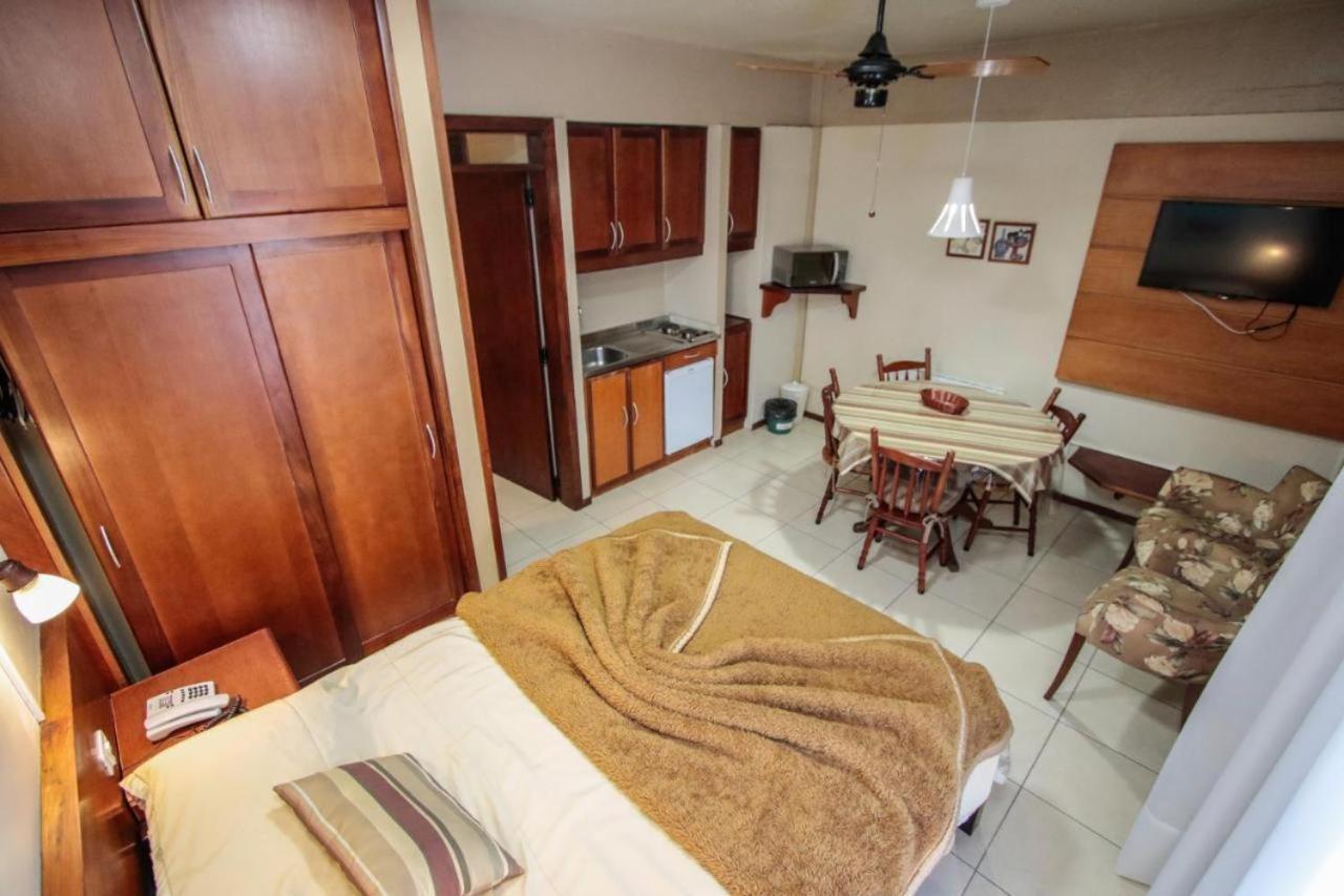 Residencial Pousada do Serrano - apto 324 - Bed and Breakfast Gramado