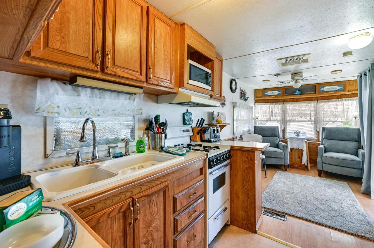Yuma Getaway with Pool Access, 5 Mi to Lutes Casino! - B&B Yuma