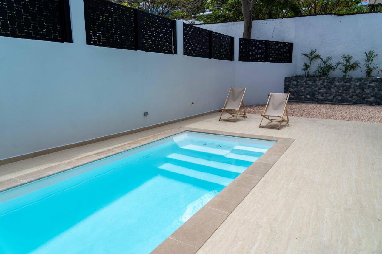 Modern 3BR Home with Own Private Pool - B&B