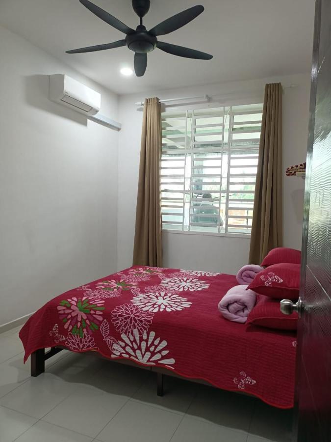 Yasmeen Homestay Kijal Nenas 2 - Chambres d'hôtes Kijal