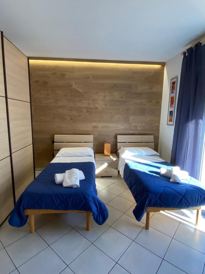 Camera Doppia con Letti Singoli con Bagno Privato