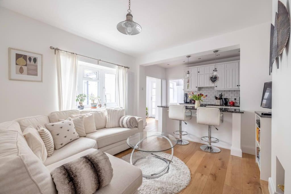 Prime Location, Walk To Windsor Castle & Shops - B&B