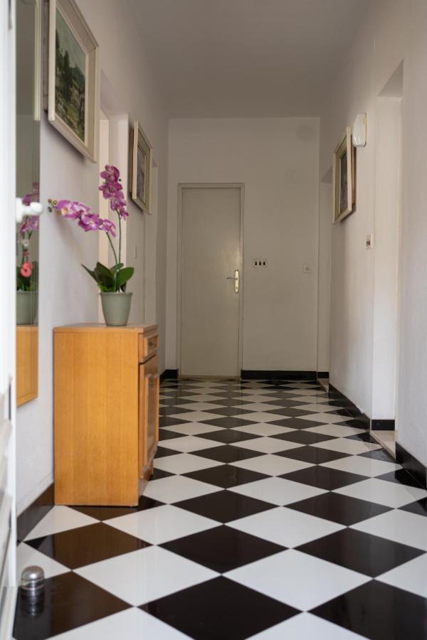 Matijaš Rooms - 20m from the beach - B&B