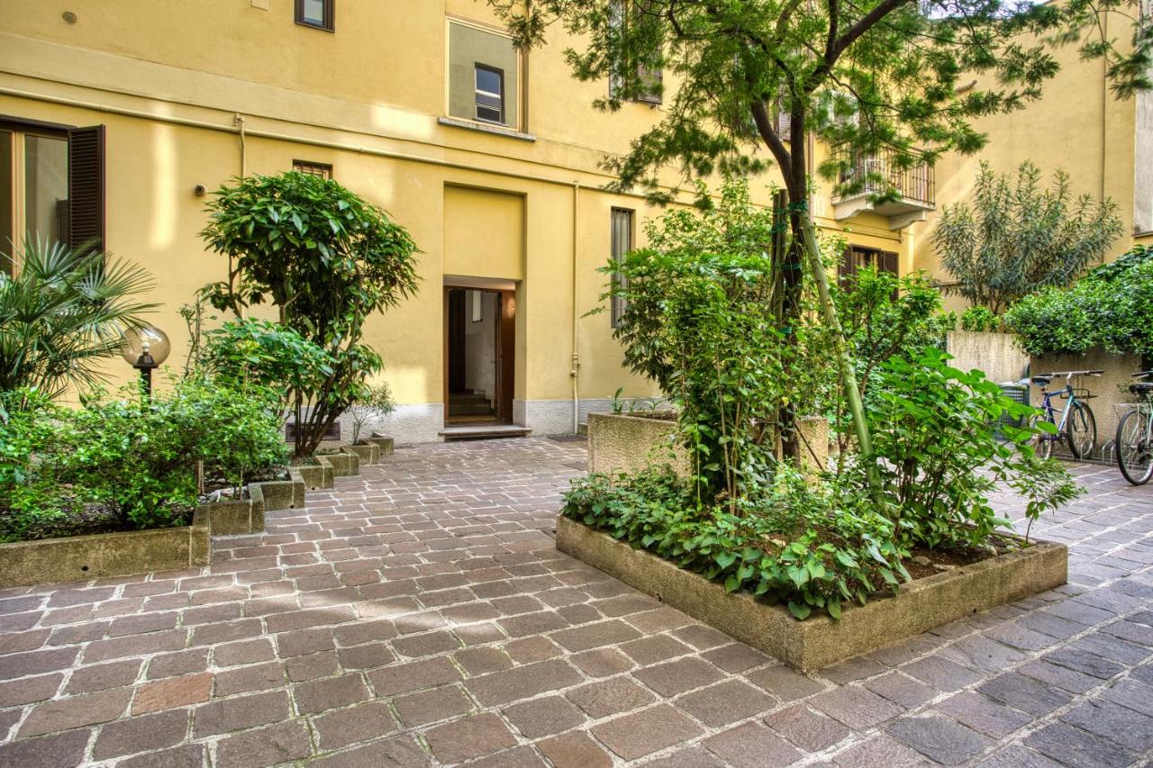 JOIVY Tasteful flat with balcony - B&B
