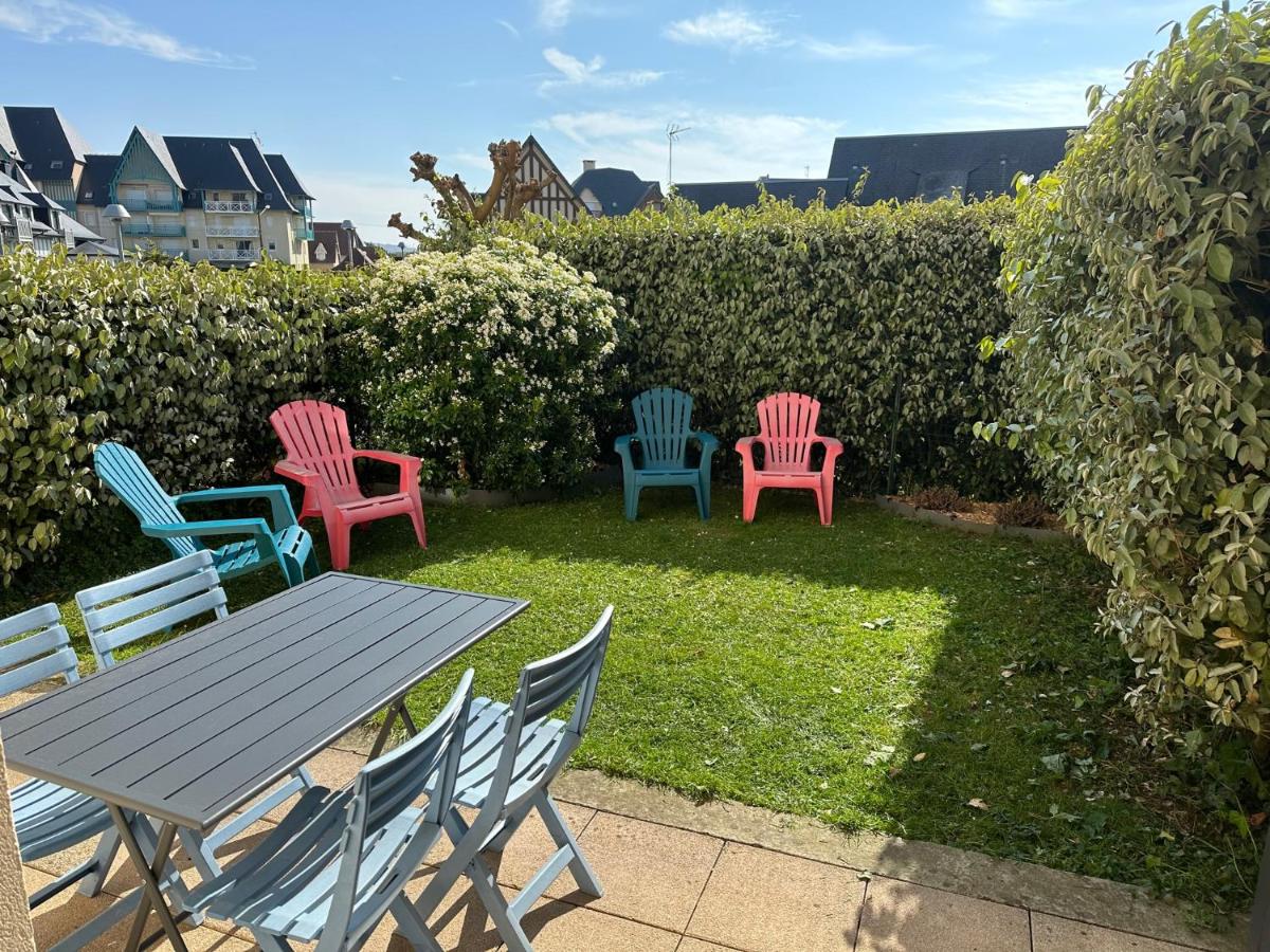 B&B Cabourg - 2 PIECES JARDIN, ACCES DIRECT MER ET PROCHE THALASSO - Bed and Breakfast Cabourg