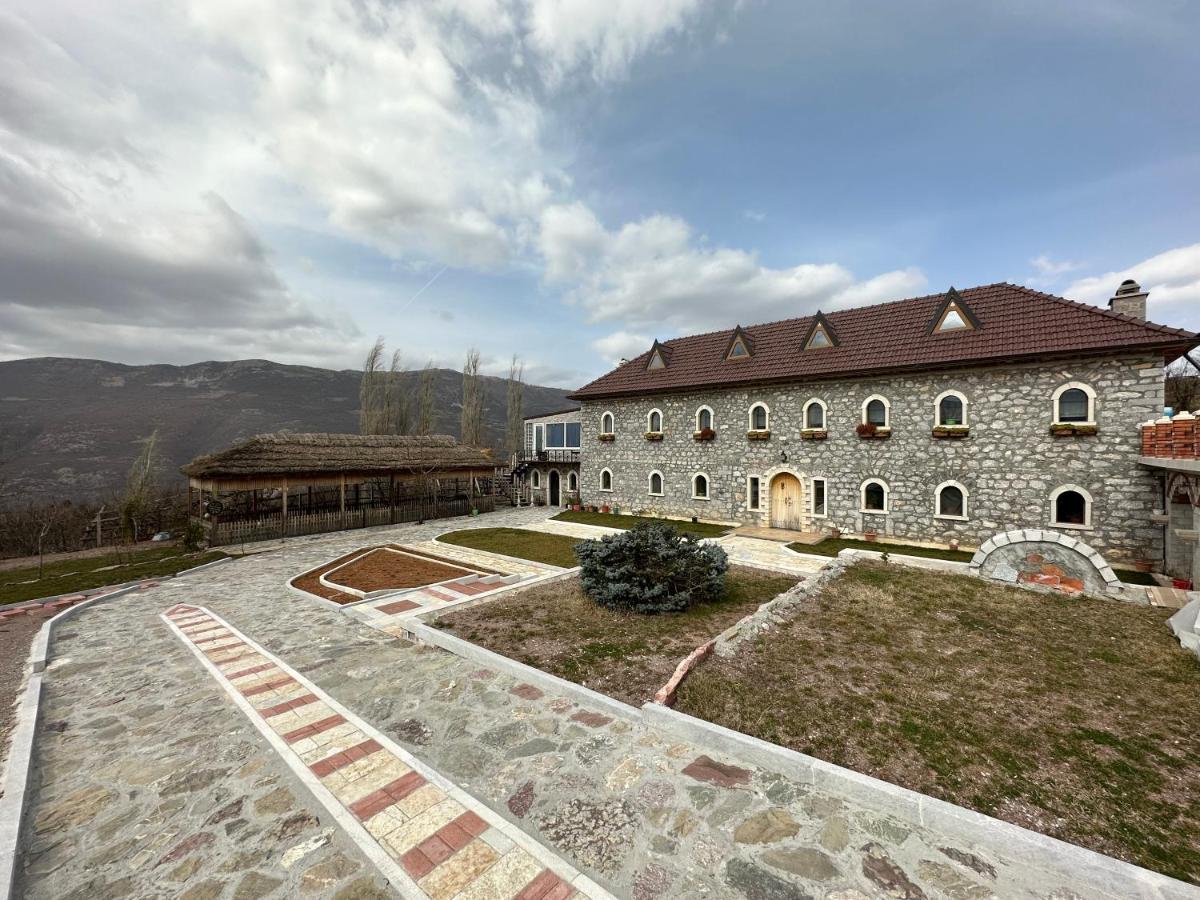Bujtina Gjana - Ferienwohnung