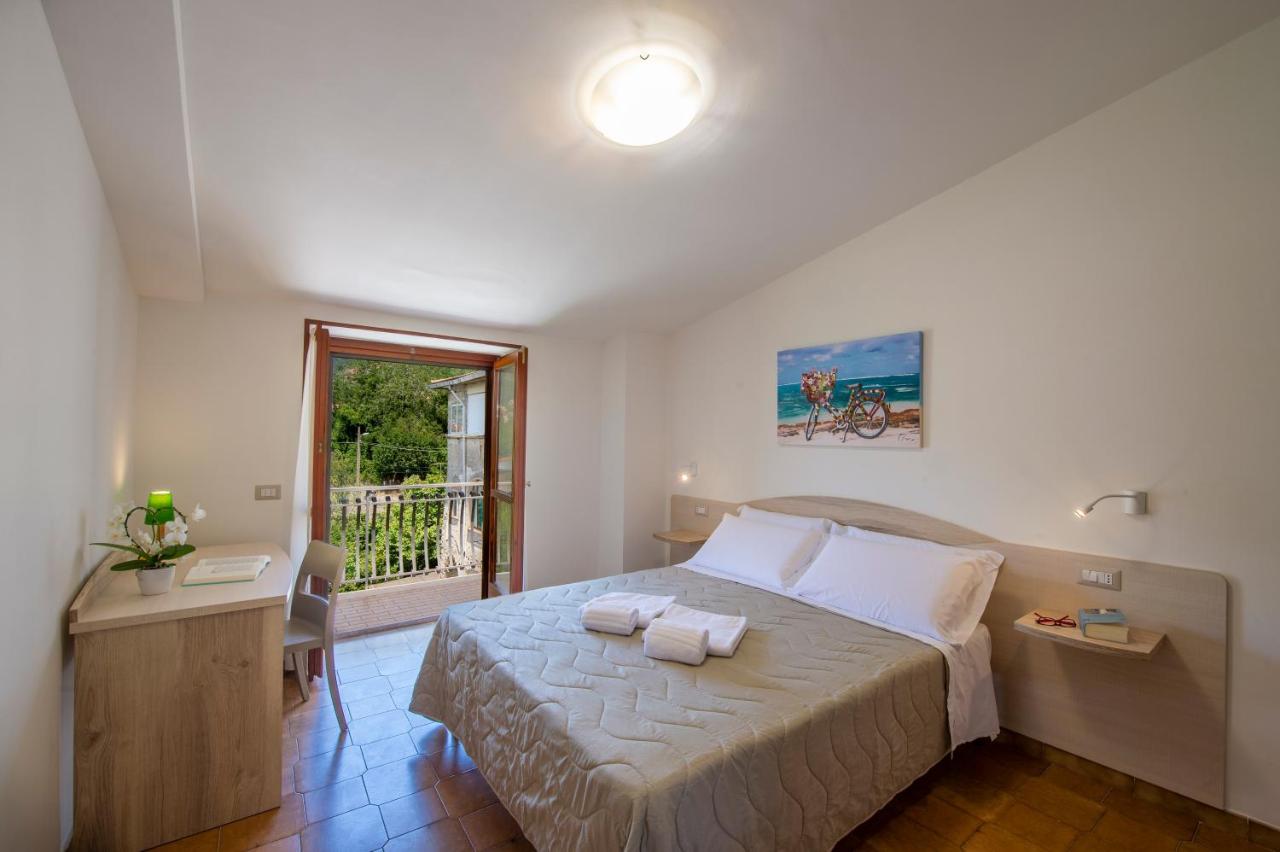 Apartamento de 1 dormitorio con balcón y vistas a la montaña 