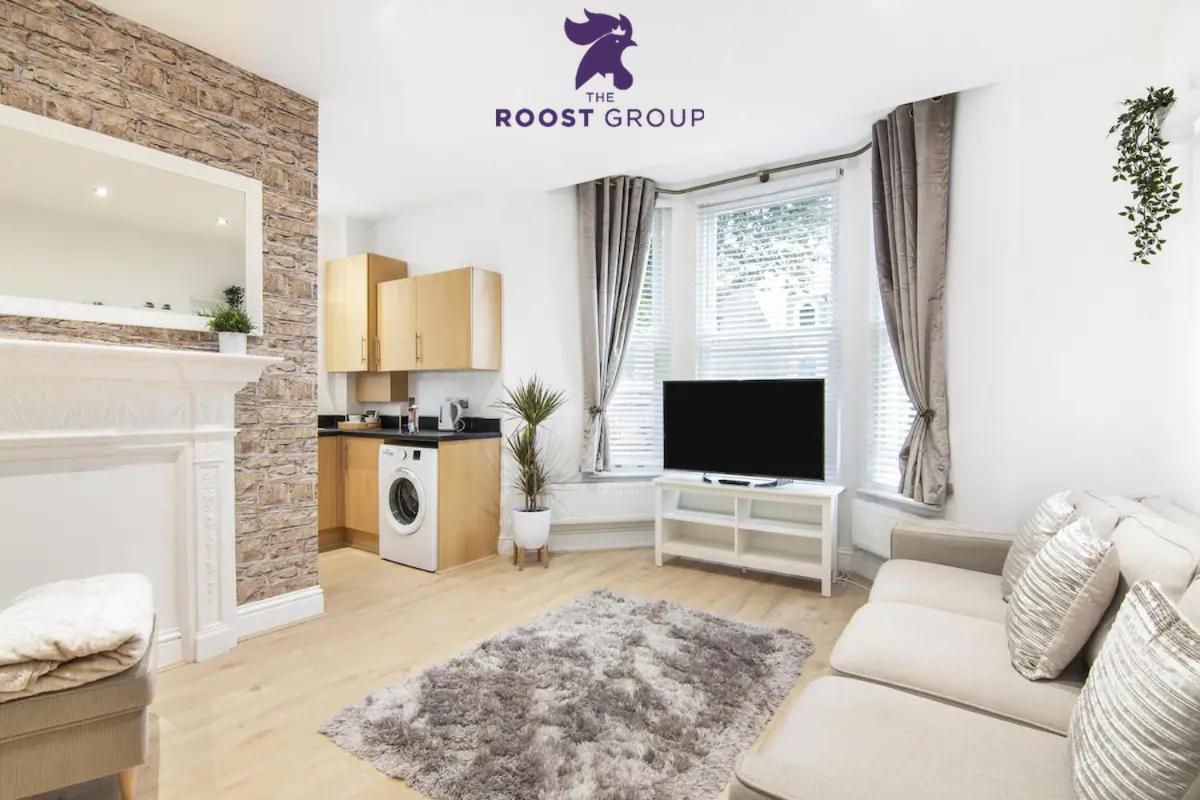 B&B Gravesend - The Roost Group - Bedford House Apartments - Bed and Breakfast Gravesend