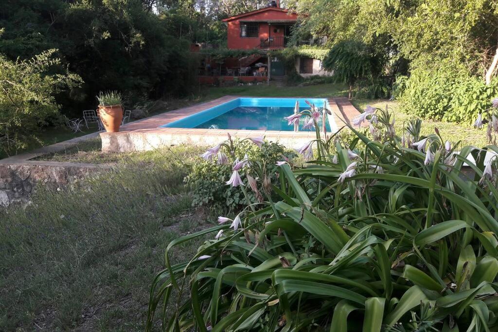 casa en las sierras piscina y rio cerca - B&B