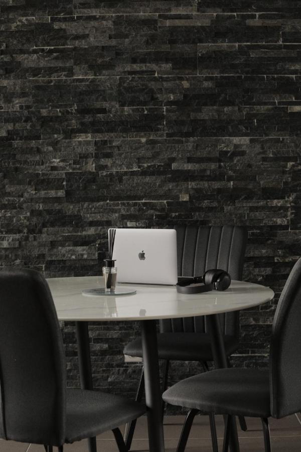 The Crib - B&B Cayenne