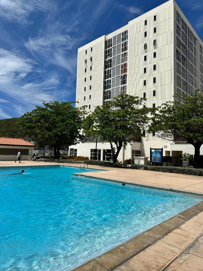 Bayfront Villa & Apartment - B&B