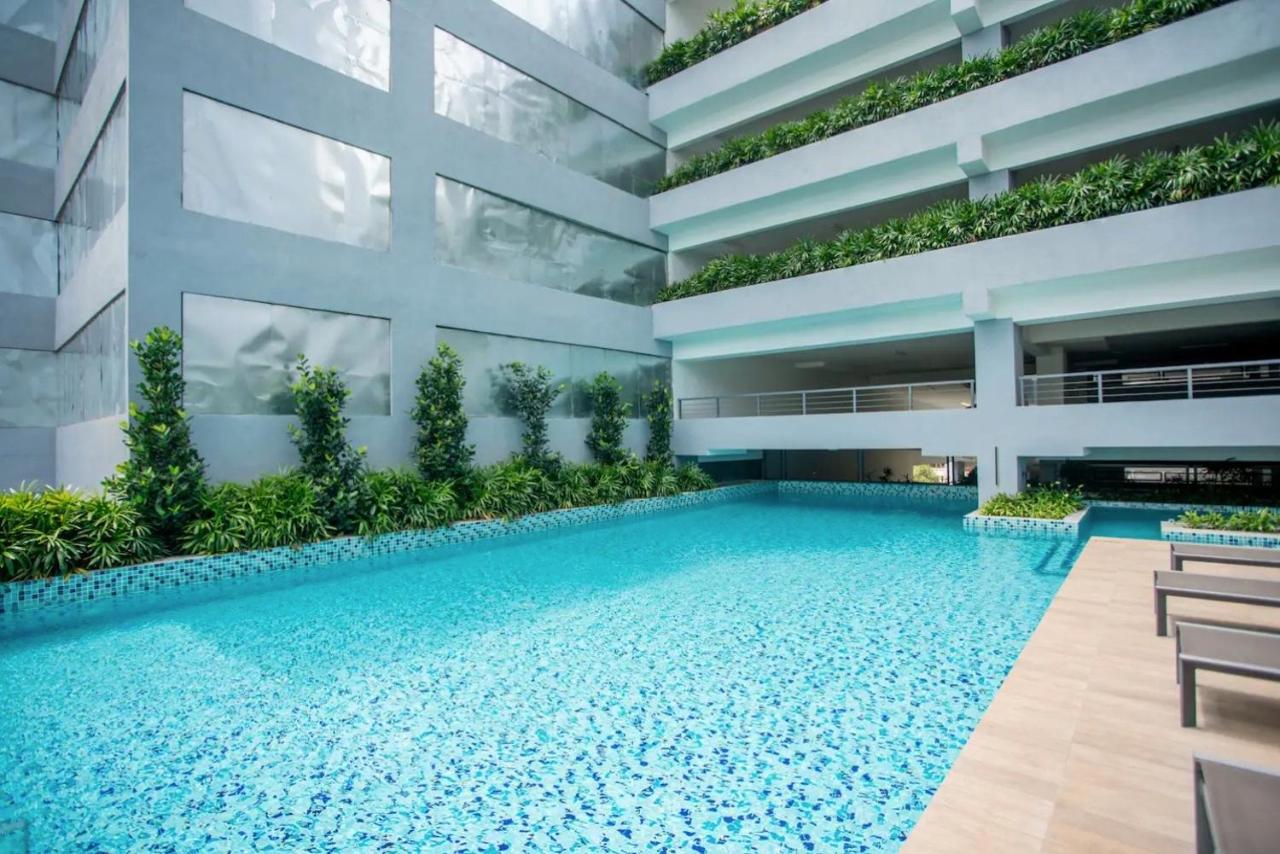 Neu Suites by COBNB - B&B