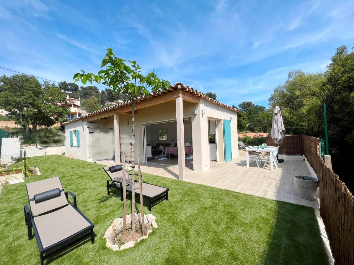 Maisonnette avec 2 chambres climatisée en face de la plage de Gigaro - B&B
