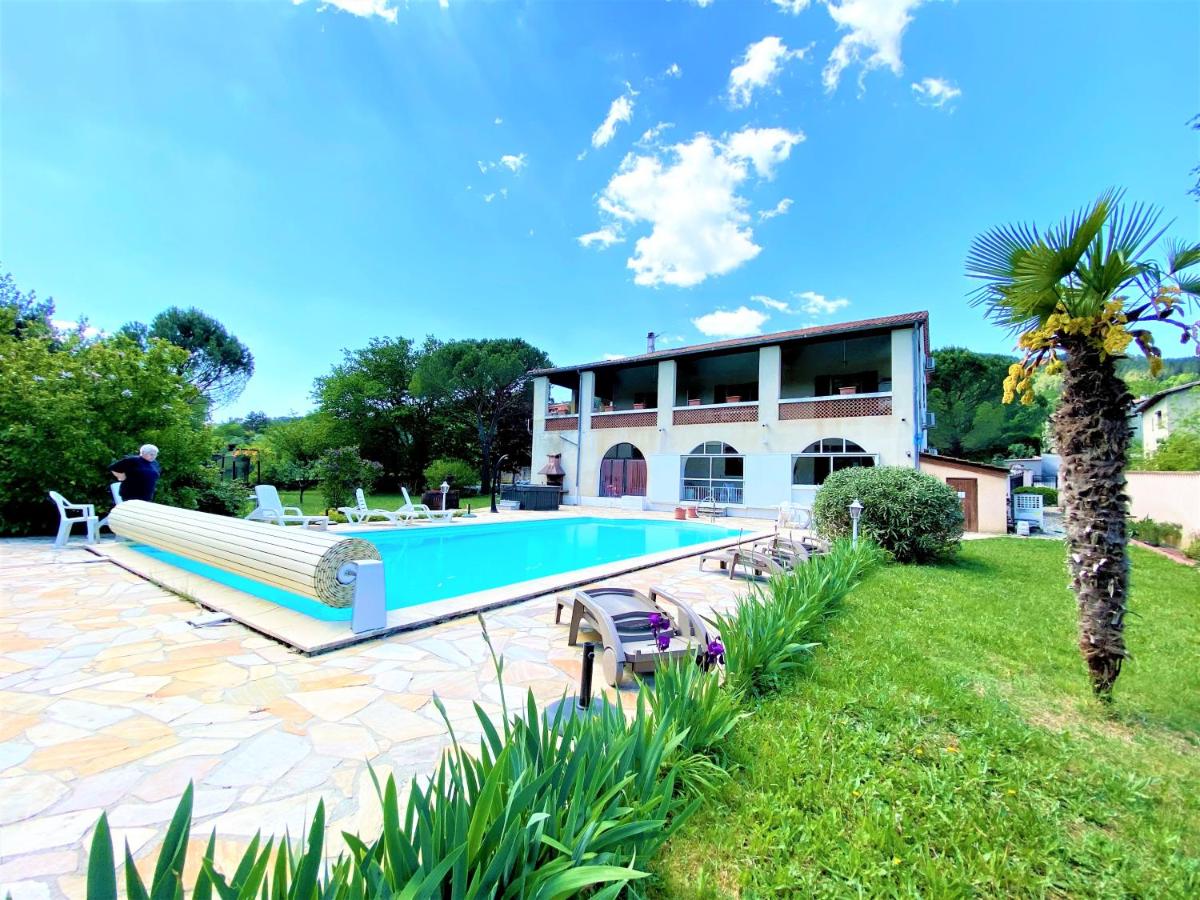 Gîte et chambre d'hôtes LE MERCOIRE, piscine chauffée et jacuzzi - B&B