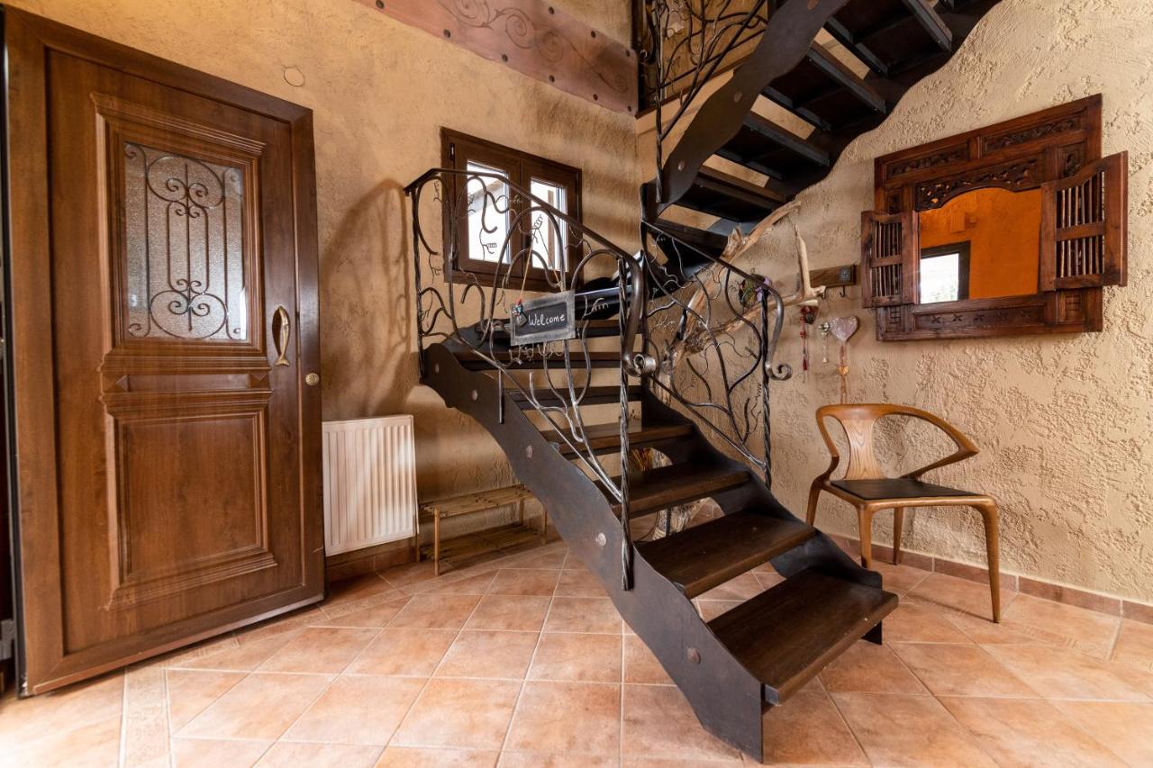 F & B Collection - St Triada for 8 - Villa Niki - Bed and Breakfast Agia Triada