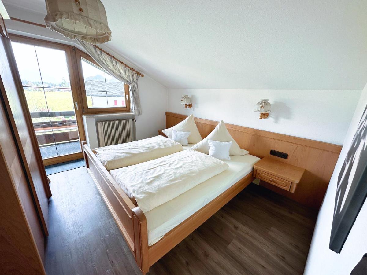 Apartment with Mountain View