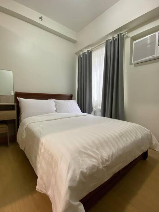 B&B Manila - Trees Residences 1 bedroom unit - Bed and Breakfast Manila