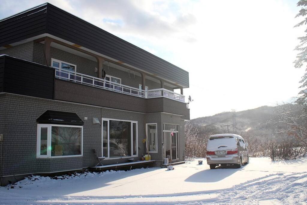 B&B Rusutsu - Rusutu Ski Chalet - Six Bedrooms, BBQ, Lake Toya. - Bed and Breakfast Rusutsu