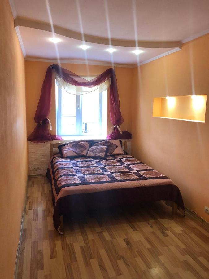 B&B Lutsk - Квартира в центрі на Волі 8 - Bed and Breakfast Lutsk