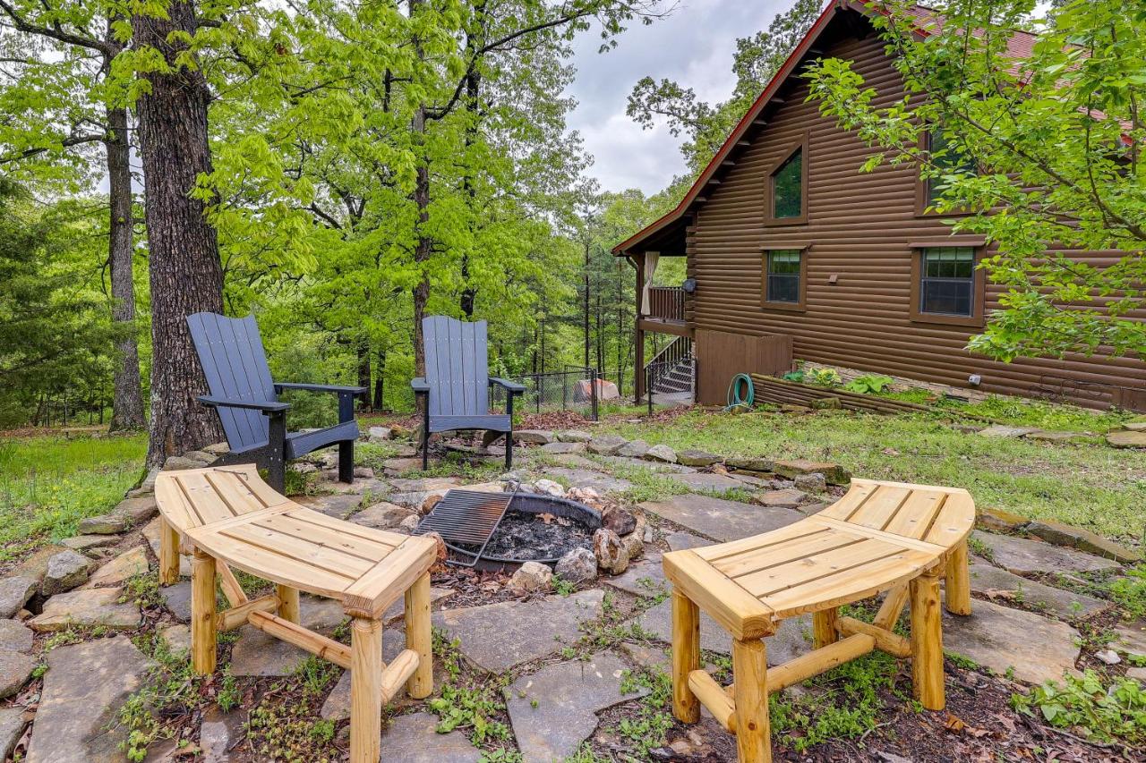 Beaver Lake Vacation Rental with Private Hot Tub! - B&B