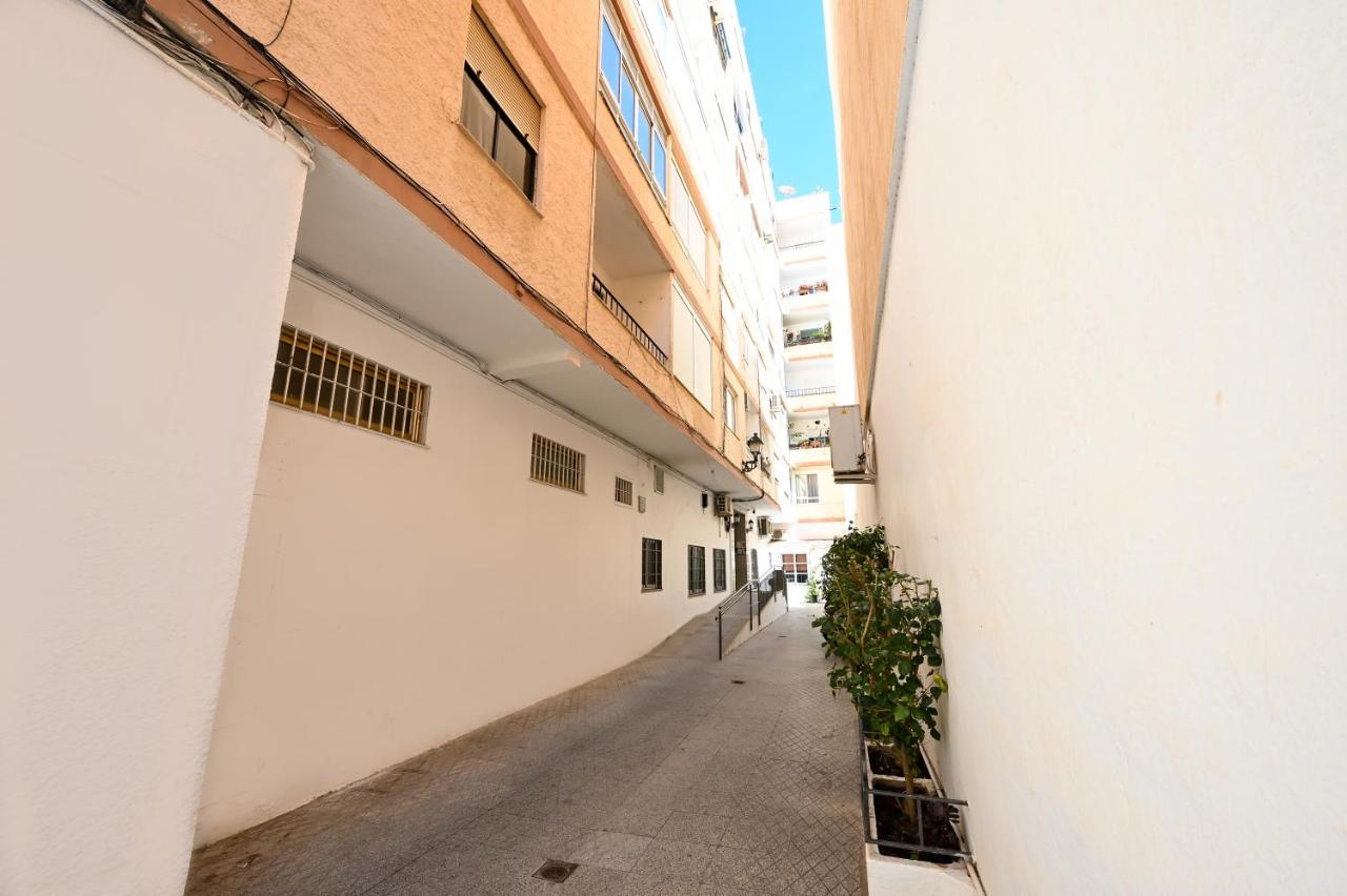 New 2 bedroom beach and city center - Ruiz Vertedor by 10ToSea - Chambres d'hôtes Fuengirola