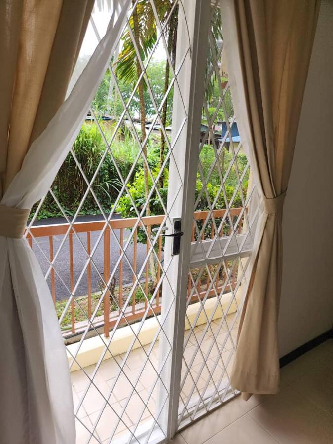 Have a pleasant stay with Bayu Emas Homestay - Chambres d’hôtes