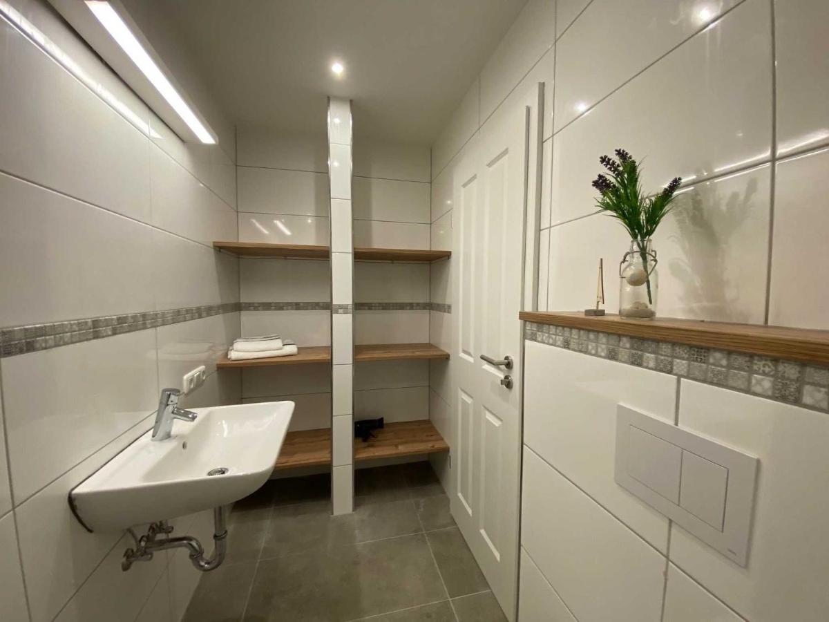 Apartment mit Dusche