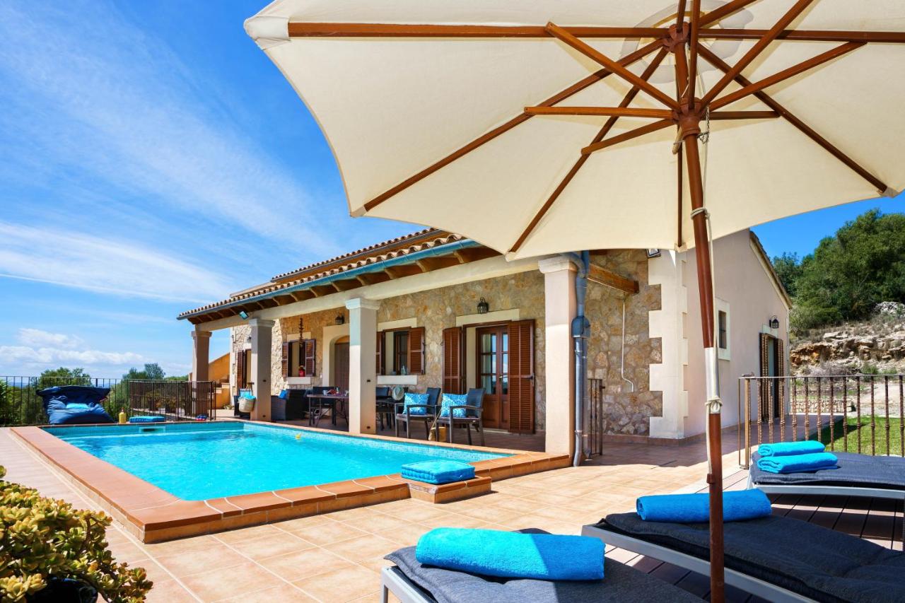 Son Cladera by LifestyleFincas - B&B