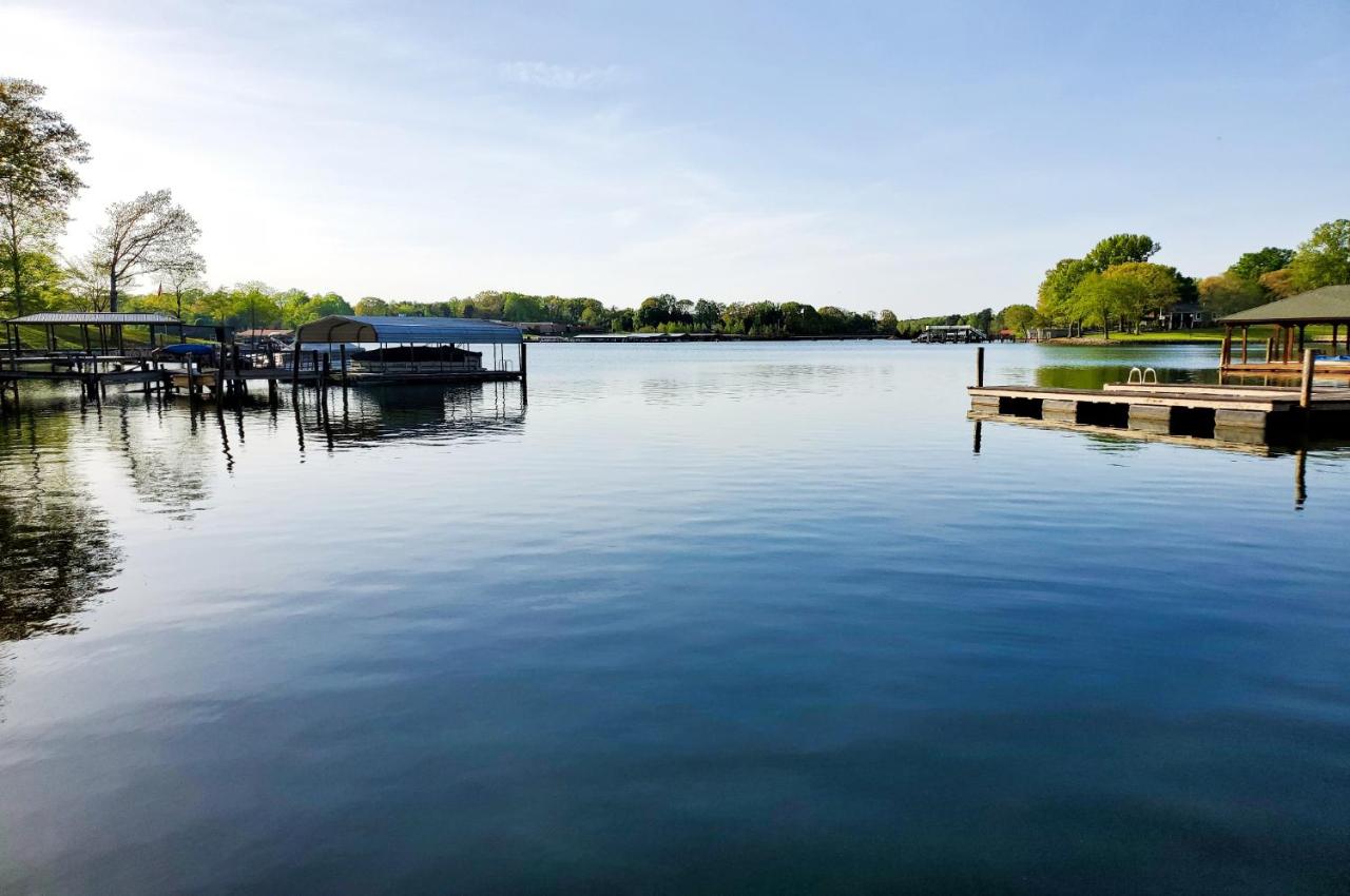 B&B Denver - Castaway Cove -Lake Norman Waterfront Home with Private Dock - Bed and Breakfast Denver