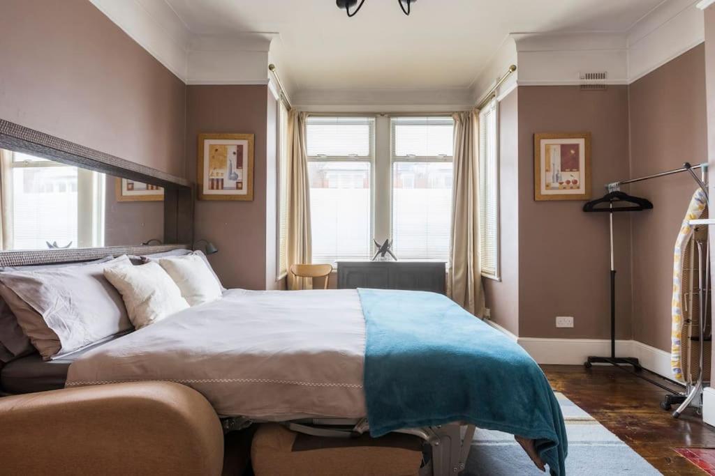 B&B London - Modern Private Studio Room - Bed and Breakfast London