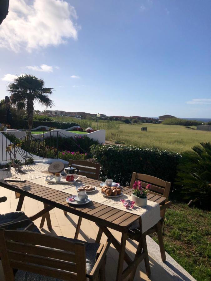 Casa Su Soli Sardu 10 - Blick aufs Meer vom Swimmingpool! - B&B La Ciaccia