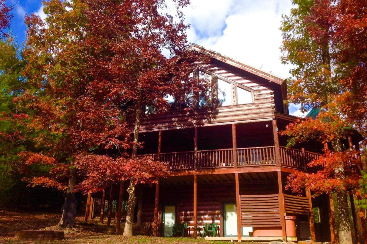 B&B Sevierville - On Solid Ground - Bed and Breakfast Sevierville