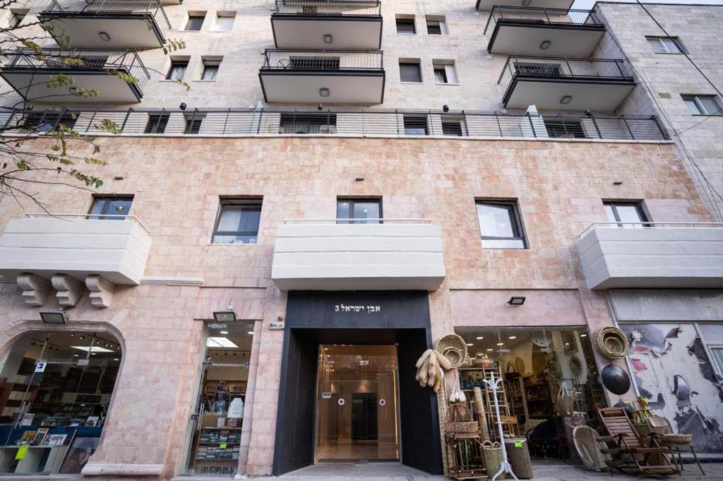 Two-Bedroom Deluxe Apartment with Balcony