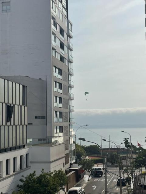 Sunrise Oceanfront Condo Miraflores - Chambres d'hôtes Lima