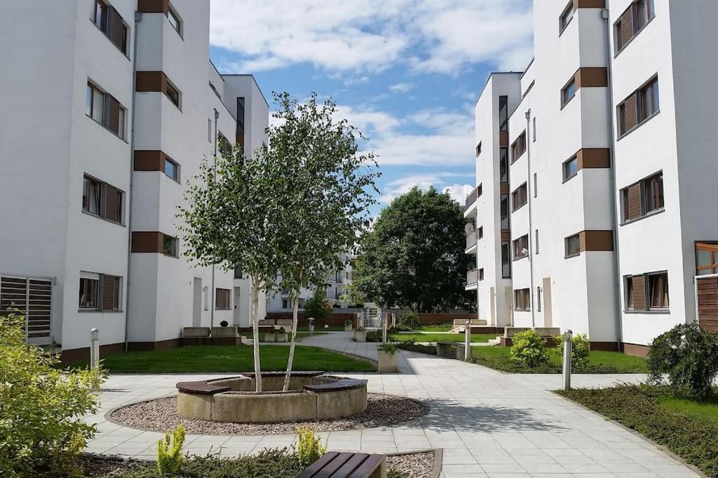 Mercury two-bedroom apartment free parking and breakfast available optionally - Chambres d’hôtes Świnoujście