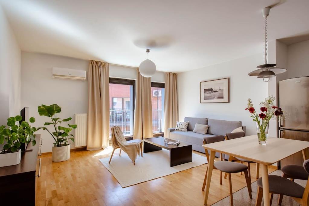 Wygodny Apartament Przy Dworcu - B&B Cracovia