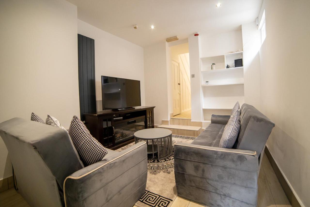 Entire 2 Bedroom Ground Floor Apartment Cardiff City Centre & Stadium - B&B Cardiff