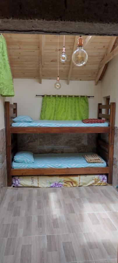 Familienzimmer mit Bergblick