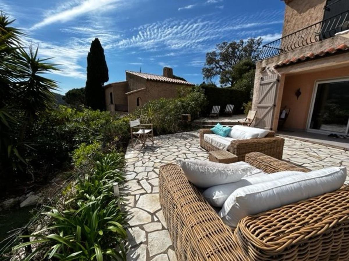 Appartement Rénové avec Jardin à 1.2km de la Plage de Gigaro, La Croix-Valmer - FR-1-726-23 - B&B