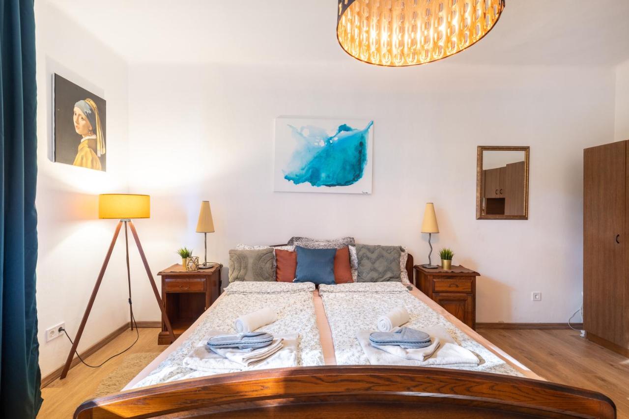 Central Studio Apartment - B&B