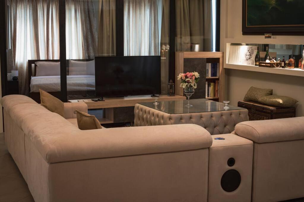 Λabirinthia - B&B Atenas