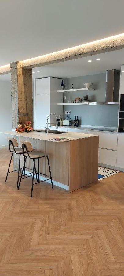 Alojamiento moderno y sofisticado con vistas a la ciudad - B&B Bilbao