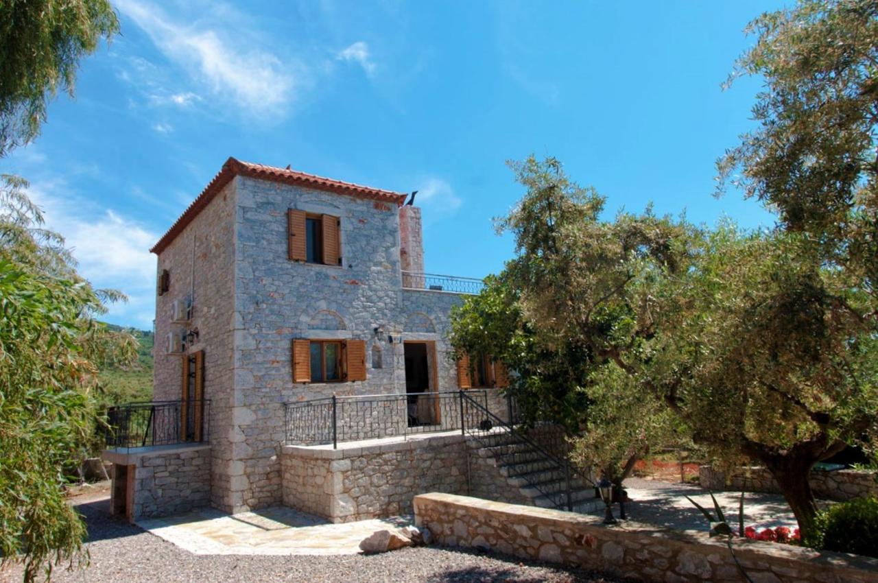 Seaside Serenity - Stylish Seaview Home - B&B