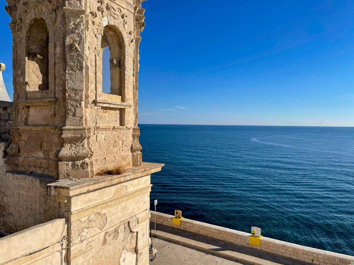 Apulia Charming Suites - Casa Lonfo Suite Sole - Bed and Breakfast Monopoli