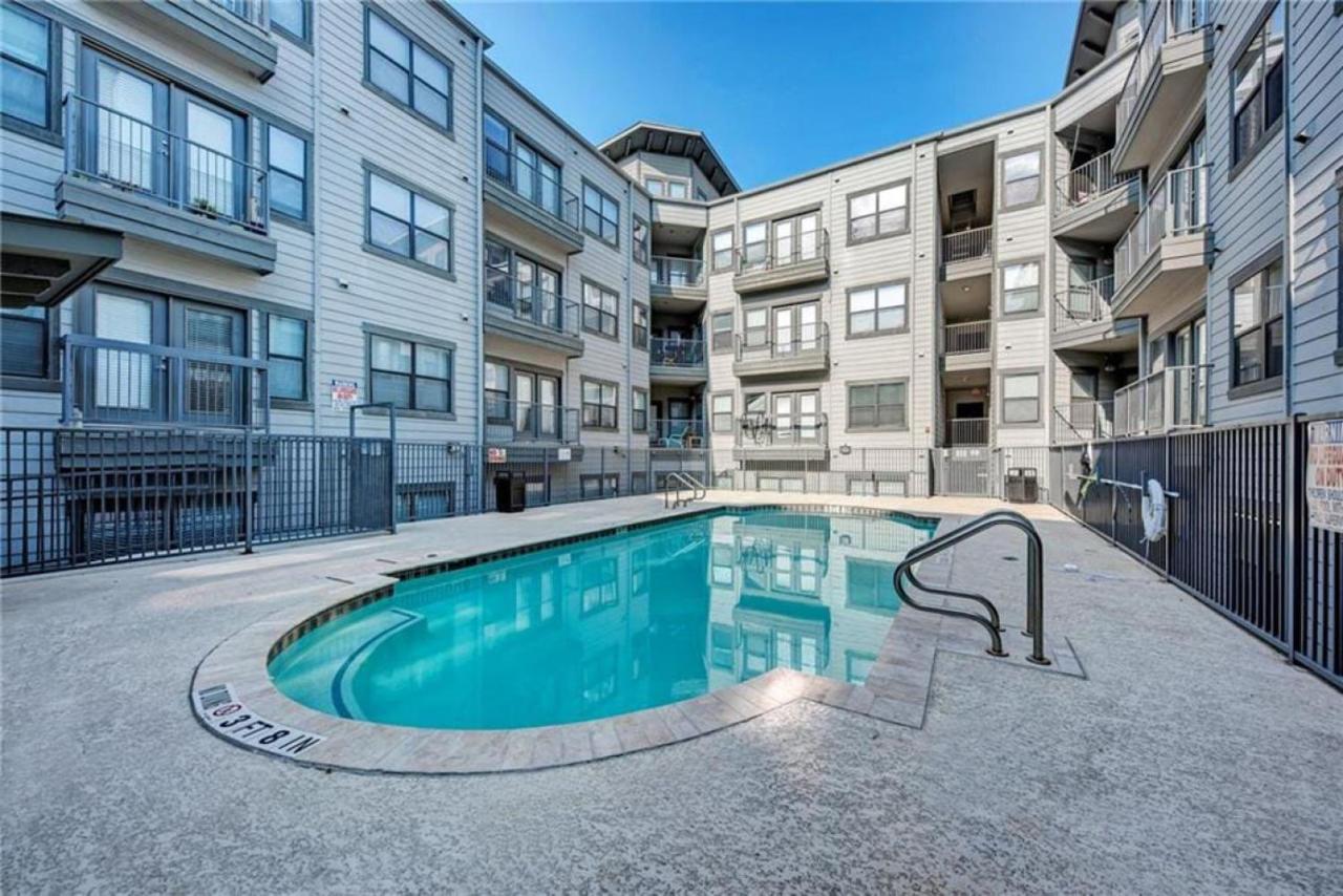 Charming and Spacious Apt in Austin with a Pool - B&B